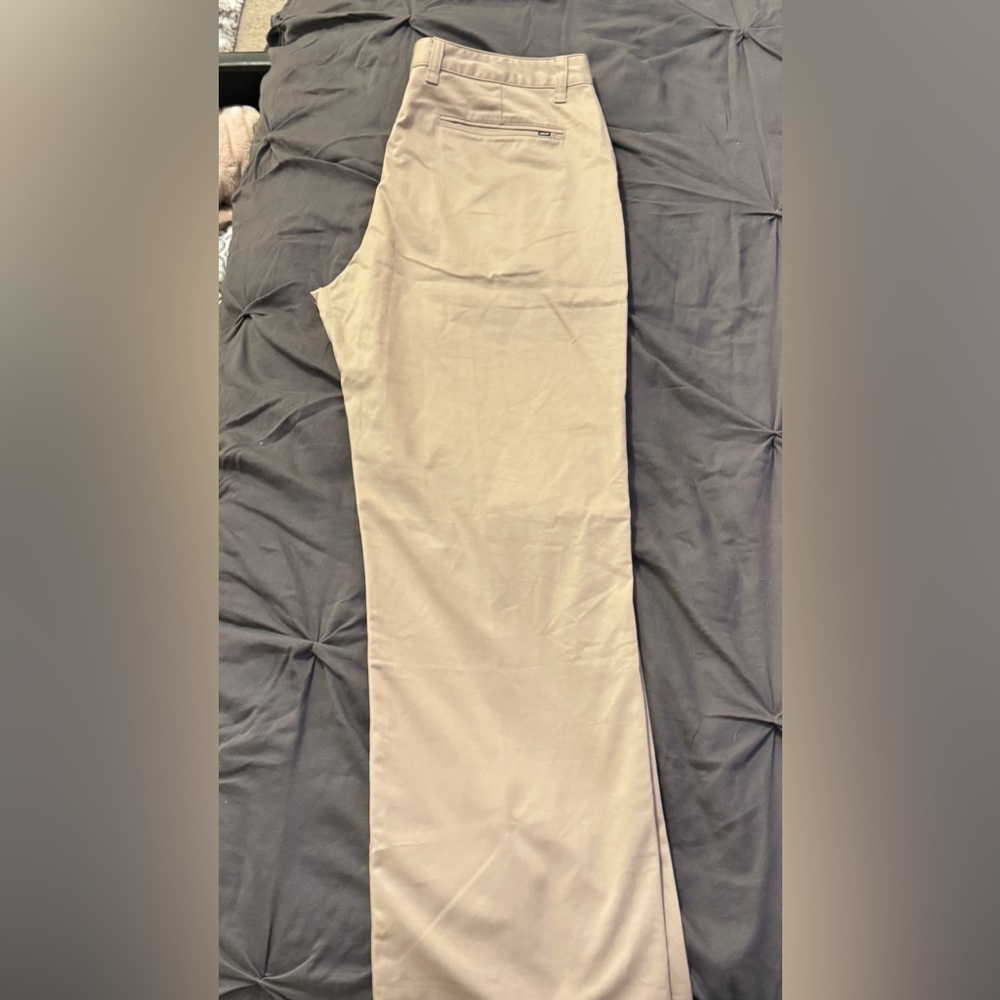 RARE NIKE SB SKATEBOARDING CHINO Khaki Size 32